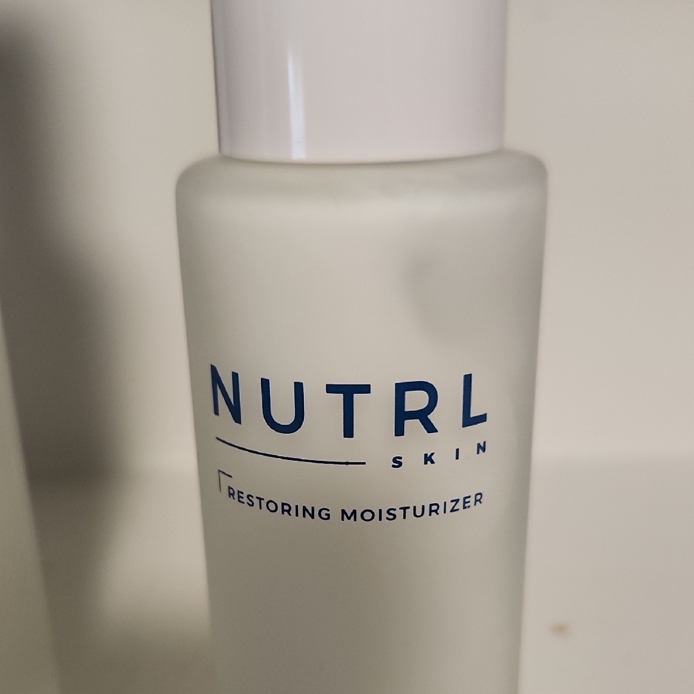 NUTRL Skincare Set - Picture 5 of 6